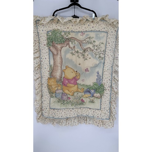 VINTAGE WINNIE THE POOH RUFFLE TRIM CRIB COMFORTER